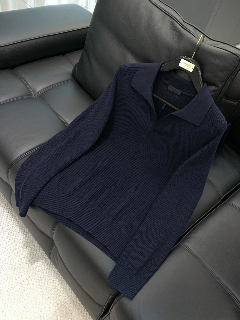 Pra*a sweater